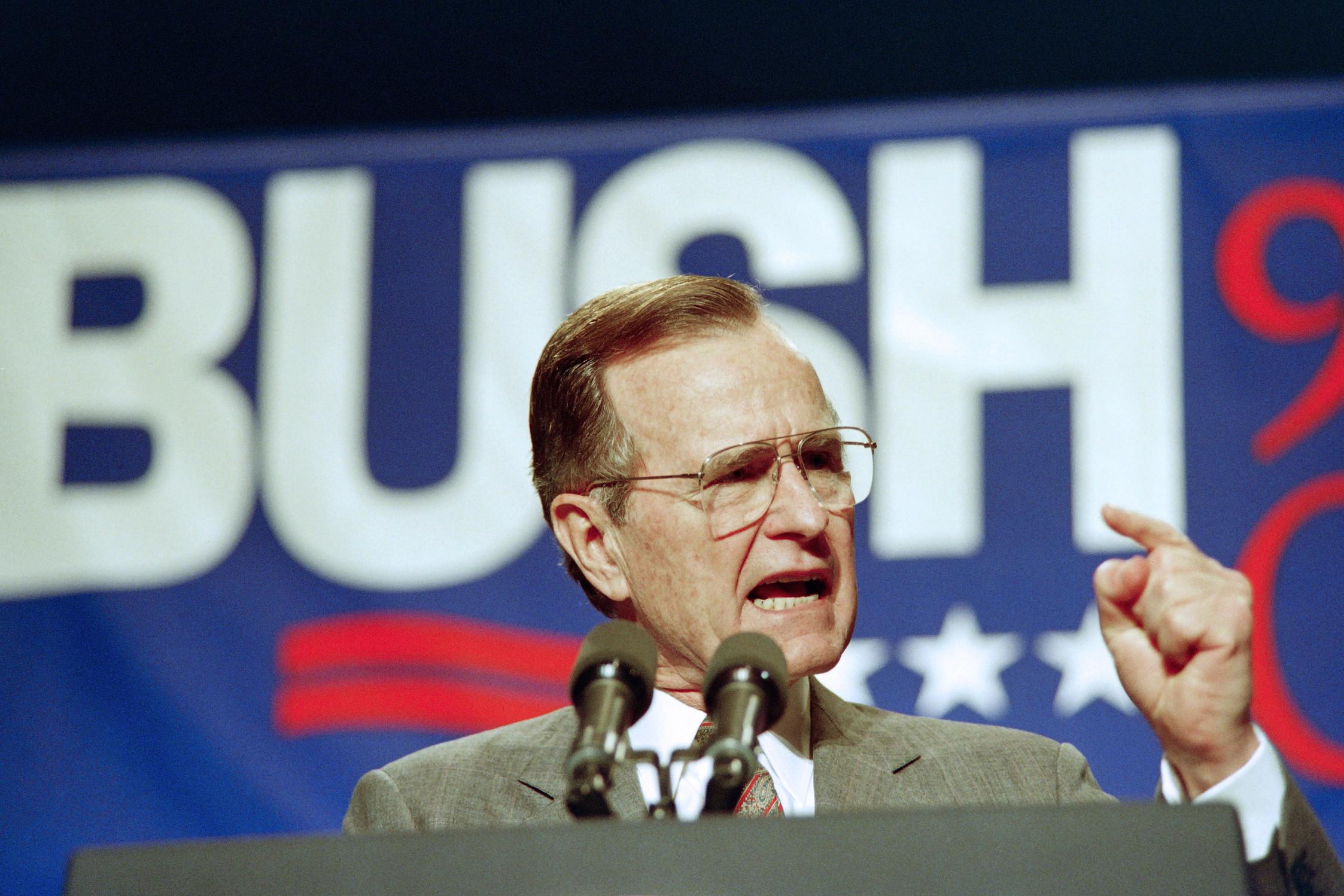 Dalla fine della Guerra Fredda a Desert Storm: il ritratto di George Bush senior