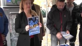 Siparietto di Meloni durante la raccolta firme di Fdi: “Avete visto Propaganda Live?”