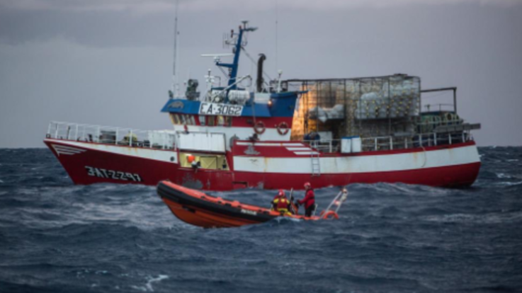 A Malta i migranti salvati dal peschereccio, ma saranno trasferiti in Spagna