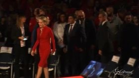 Roma, Sharon Stone commossa alla premiazione della Croce Rossa: “I migranti hanno bisogno del nostro aiuto”