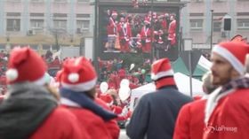 Babbo Natale si sposa: la proposta di matrimonio a Torino