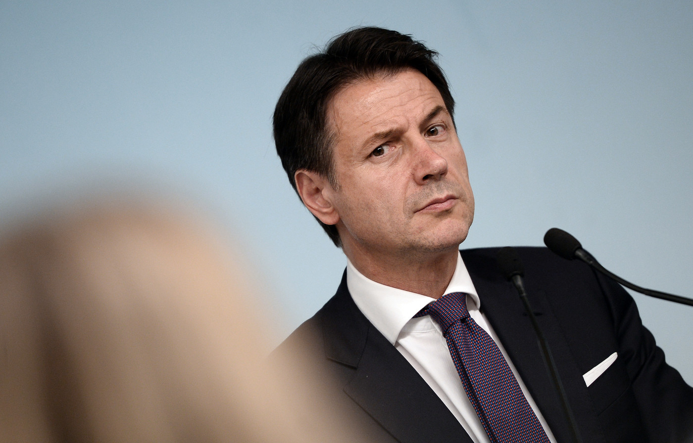 Manovra, Conte: “A giorni la soluzione, non lavoro a riduzione deficit sotto 2%”. Moscovici: “Controlliamo noi le lancette”