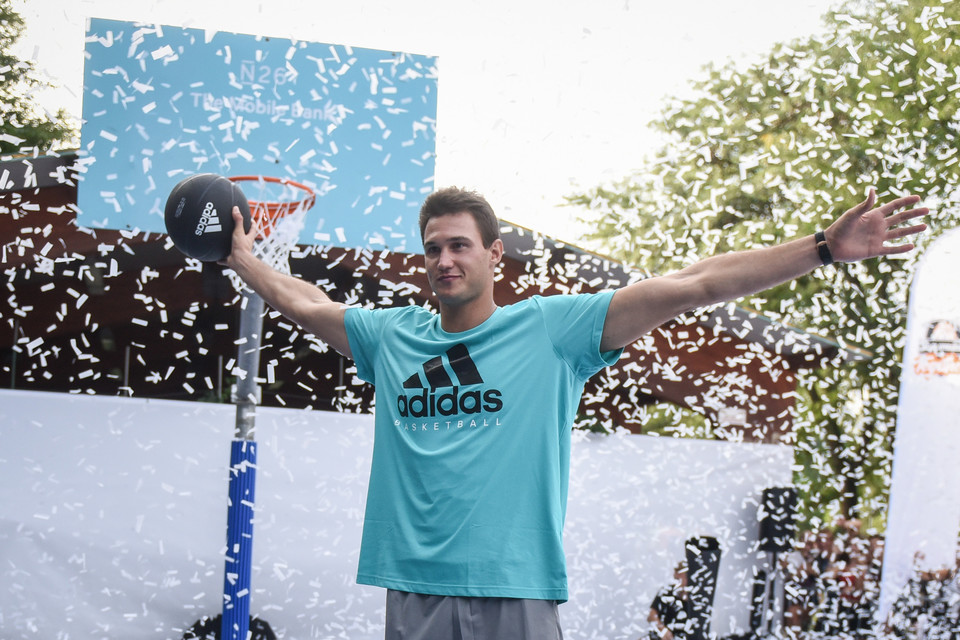 Nba: super Gallinari, riscatto Clippers. Denver passa a Toronto