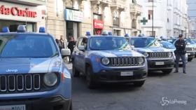 ‘Ndrangheta, gli arrestati escono dalla Questura a Reggio Calabria