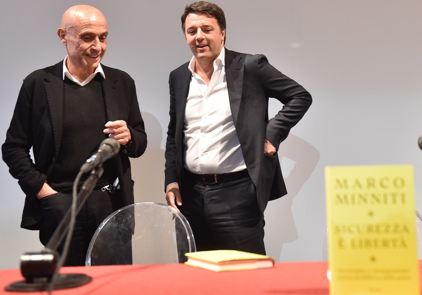 Pd, Renzi ‘scarica’ Minniti. Martina lancia governo ombra e ‘decalogo dem’