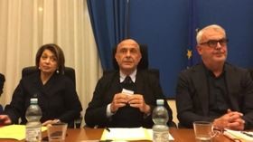 Caos nel Pd, si ritira Minniti: “Lo faccio per il partito”