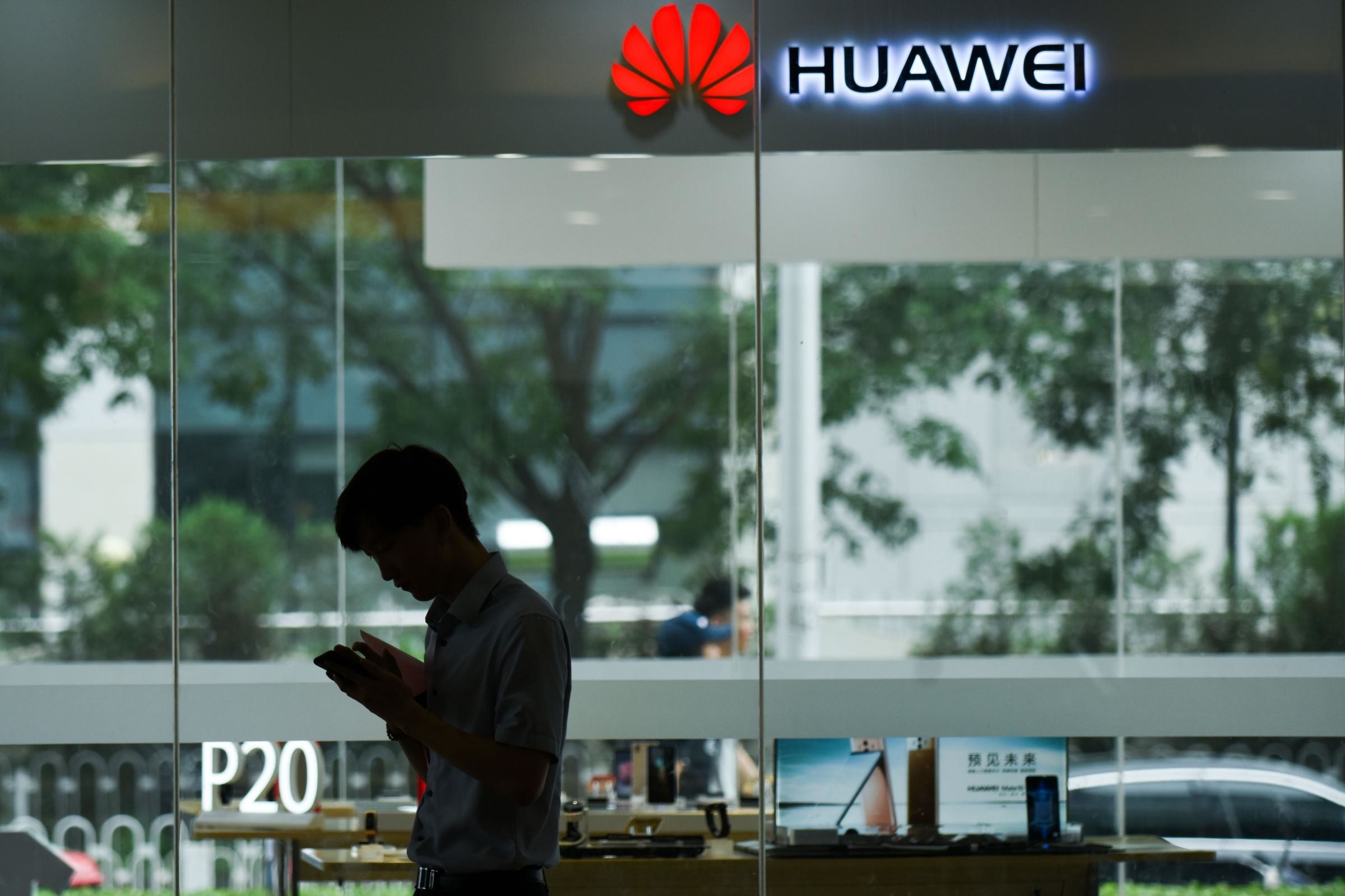 Huawei, il gigante da 180mila dipendenti e più di 7 miliardi di dollari di utile