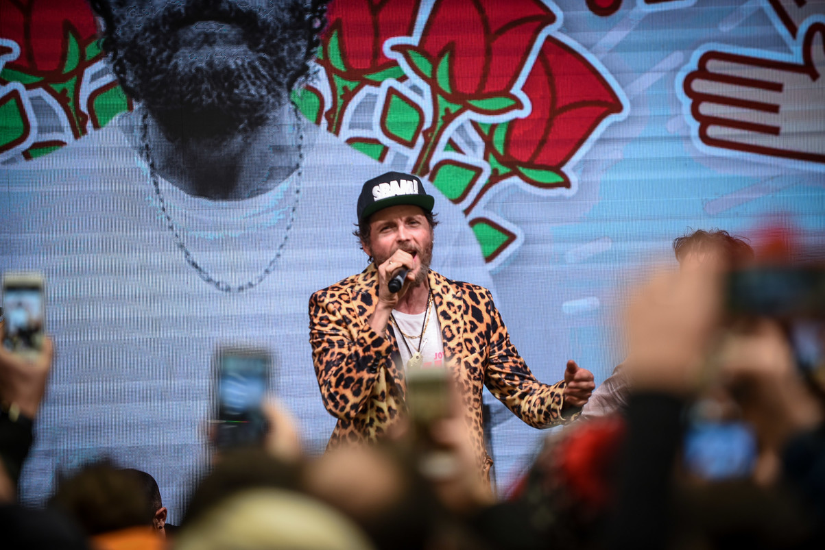 Arriva il ‘Jova Beach Party’ di Lorenzo: 15 feste in spiaggia d’estate