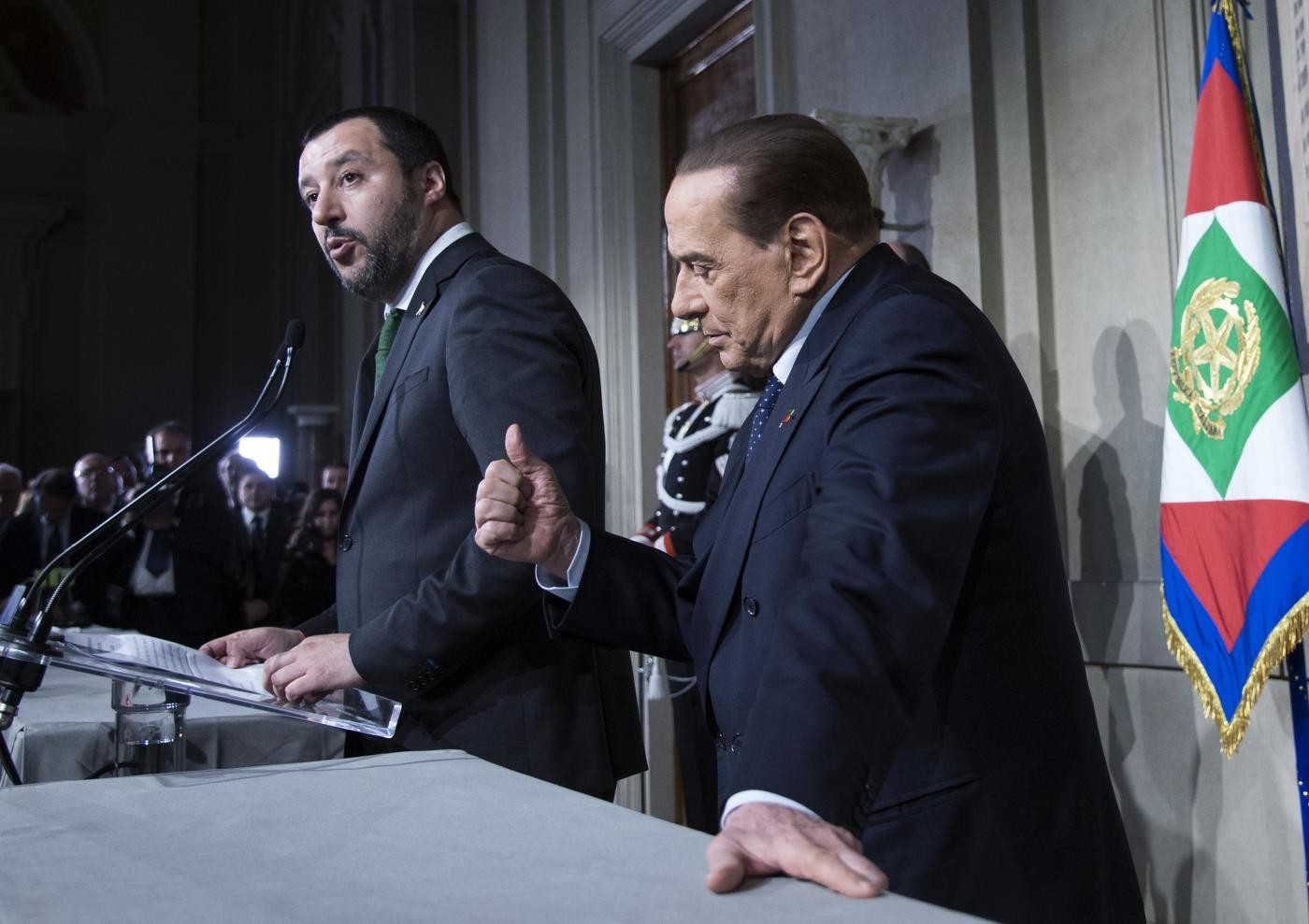 Governo agli sgoccioli, Berlusconi pronto a chiedere a Salvini di staccare spina