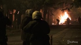 Grecia, scontri a 10 anni dall’omicidio del giovane Grigoropoulos da parte della polizia