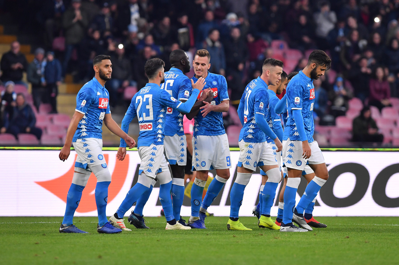 Serie A, il Napoli cala il poker: 4-0 al Frosinone e -8 dalla Juve