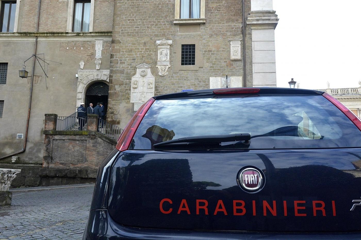 Mafia, caccia ai fiancheggiatori di Messina Denaro: blitz nel Trapanese