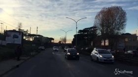 Roma, le fiamme dal deposito di rifiuti dell’Ama sulla Salaria