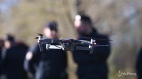 Milano, controlli al bosco di Rogoredo dove è stato aggredito Corona