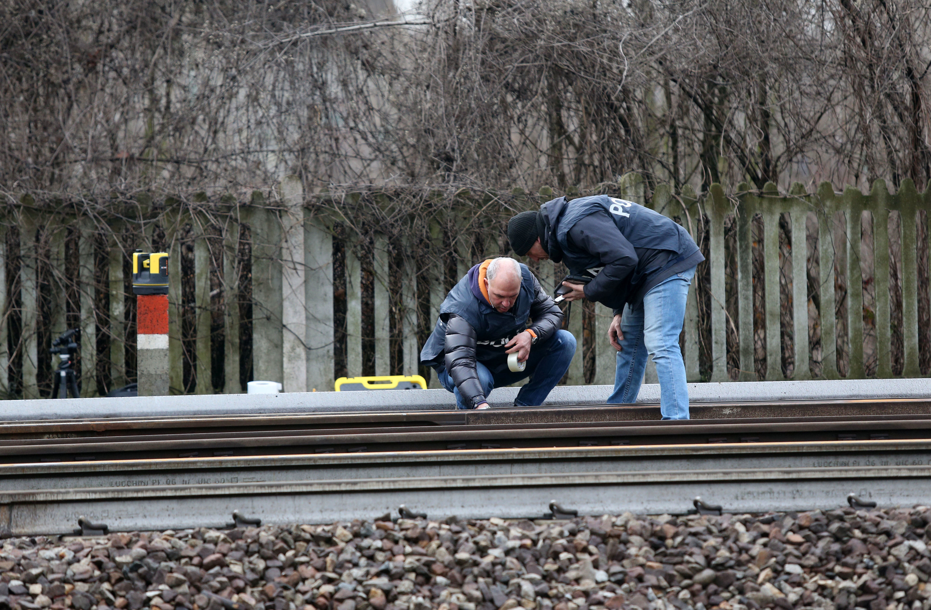 Treno deragliato, a Pioltello usura e scarsa manutenzione per 3 km di rotaie