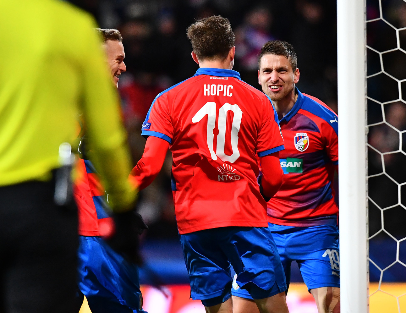 Champions League, Viktoria Plzen-Roma 2-1 | Il Fotoracconto