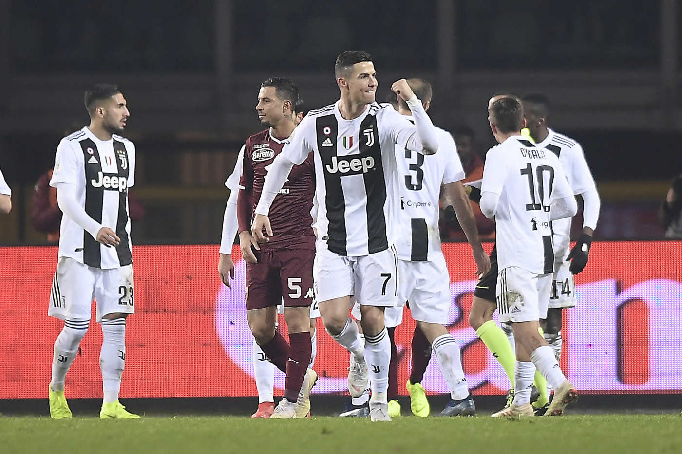 Serie A, una Juve cinica batte un buon Toro: Ronaldo decide il derby su rigore
