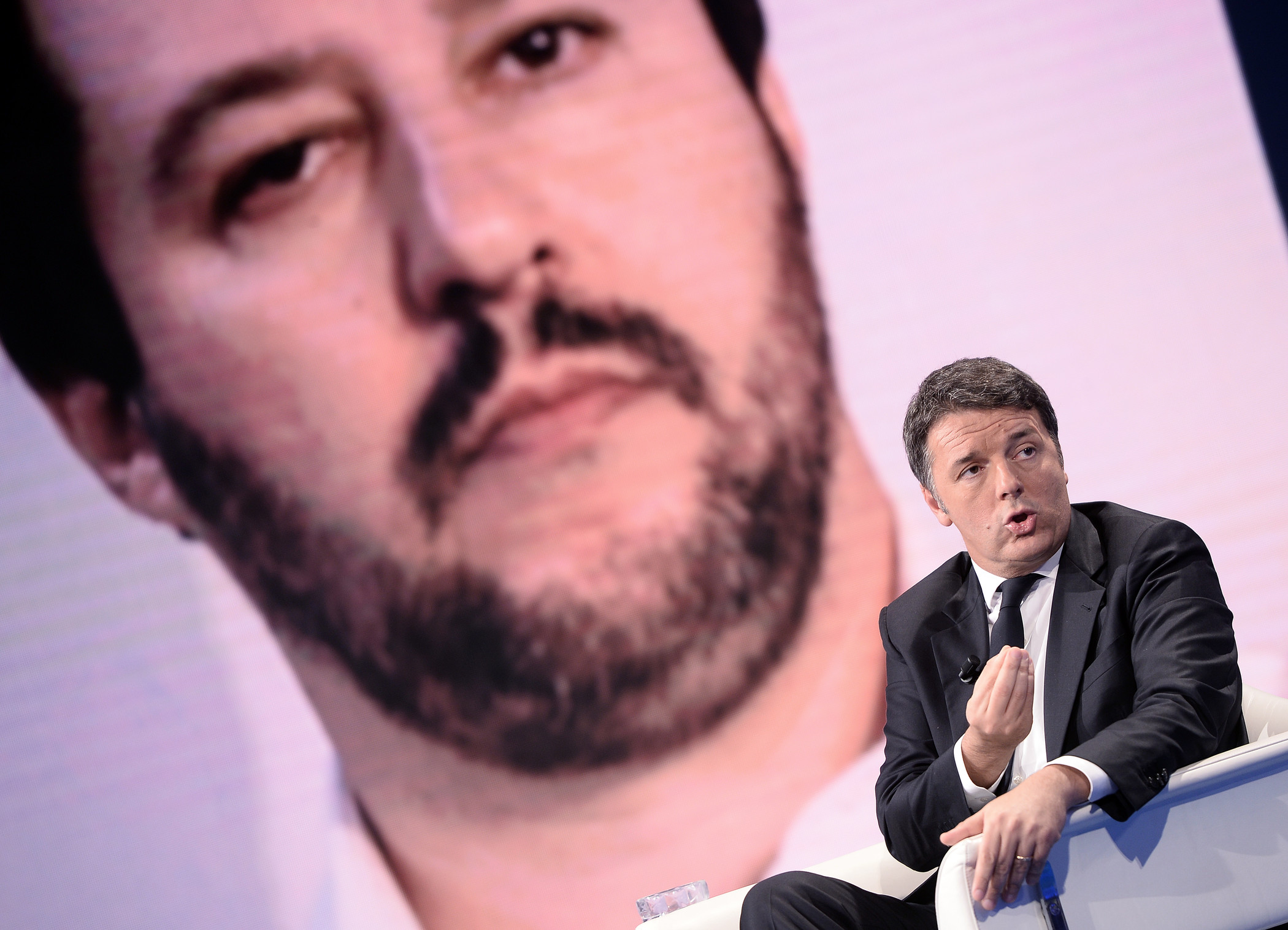 Renzi-Salvini scontro social: “Sei ministro pro-tempore”. “Conto di farlo per i prossimi 20 anni”