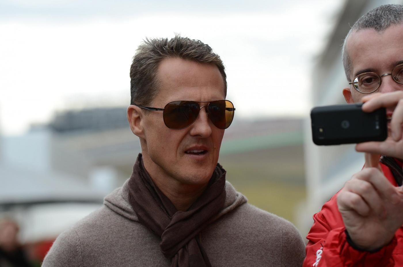 “Schumacher non è più attaccato alle macchine ed è cosciente”