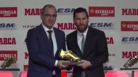 Barcellona, Messi fa sua la quinta scarpa d’oro. Superato Ronaldo