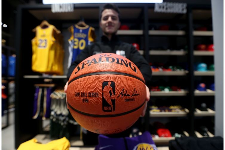 Nba, un super Belinelli spinge Spurs. Utah supera Warriors, vince Houston