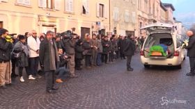 Antonio Megalizzi, l’arrivo della bara e l’applauso della folla