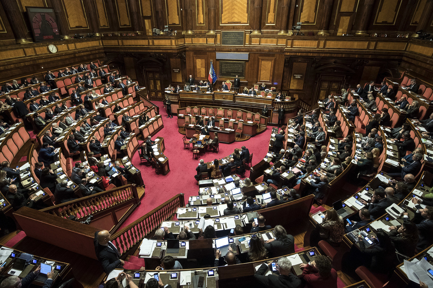 Manovra, testo al Senato senza mandato al relatore: Pd e Leu abbandonano la commissione Bilancio per protesta