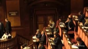 Manovra, caos al Senato: capigruppo chiedono di leggere il testo della legge