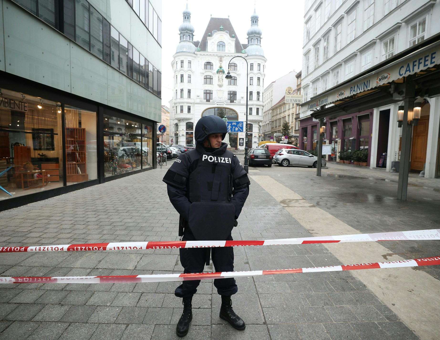 Vienna, sparatoria in centro: un morto. Assalitore in fuga