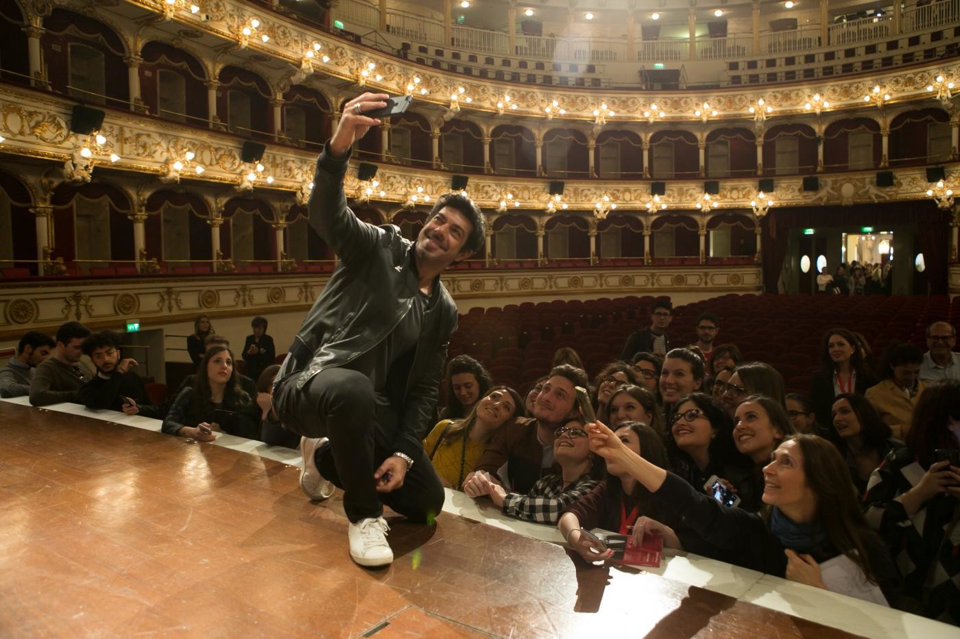 Favino a ‘Verissimo’: Sanremo? Se Baglioni ha bisogno vado a trovarlo