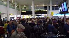 Londra, droni sull’aeroporto: due arresti
