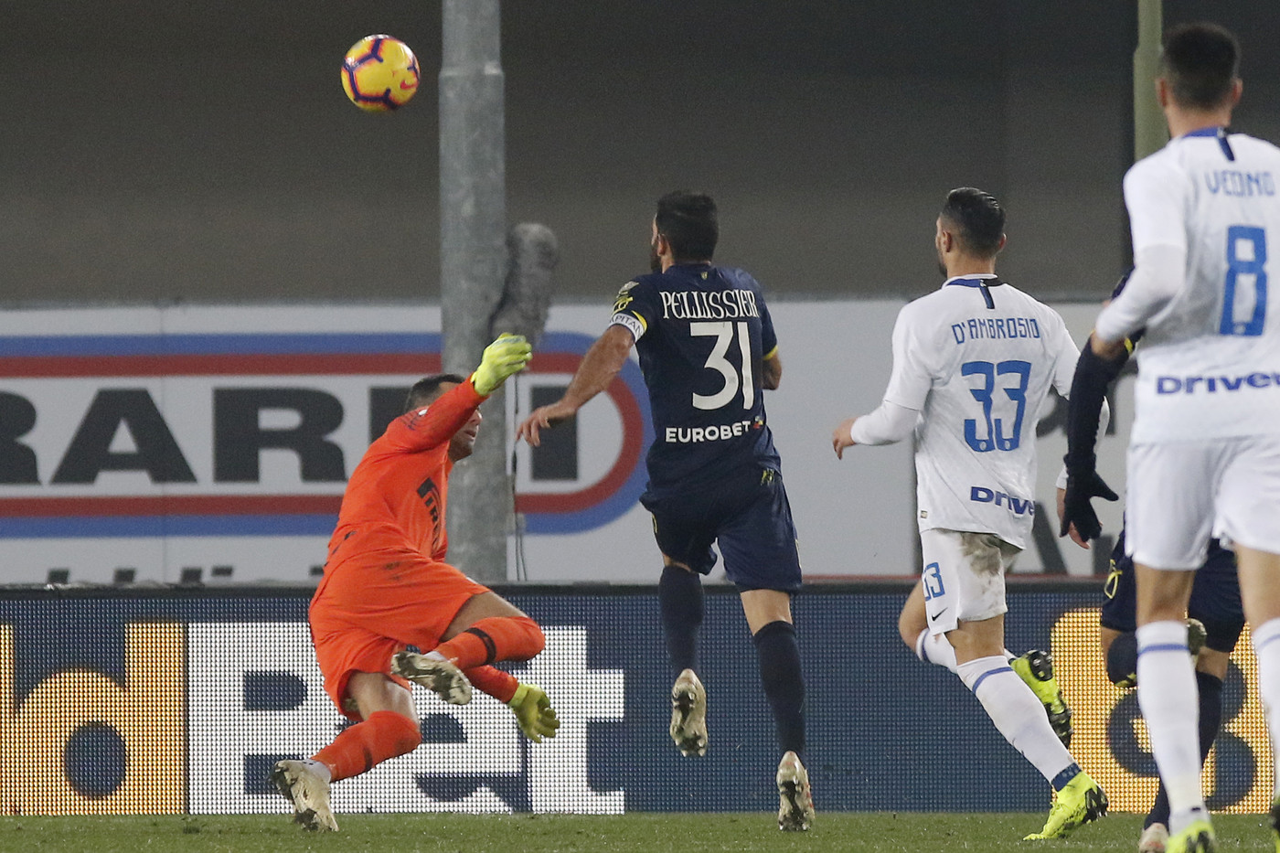 Serie A, Pellissier l’immortale replica a Perisic: tra Chievo e Inter è 1-1