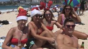 Australia, il Natale si festeggia in spiaggia