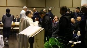 Milano, Mons. Delpini al carcere di Bollate: i selfie con i detenuti