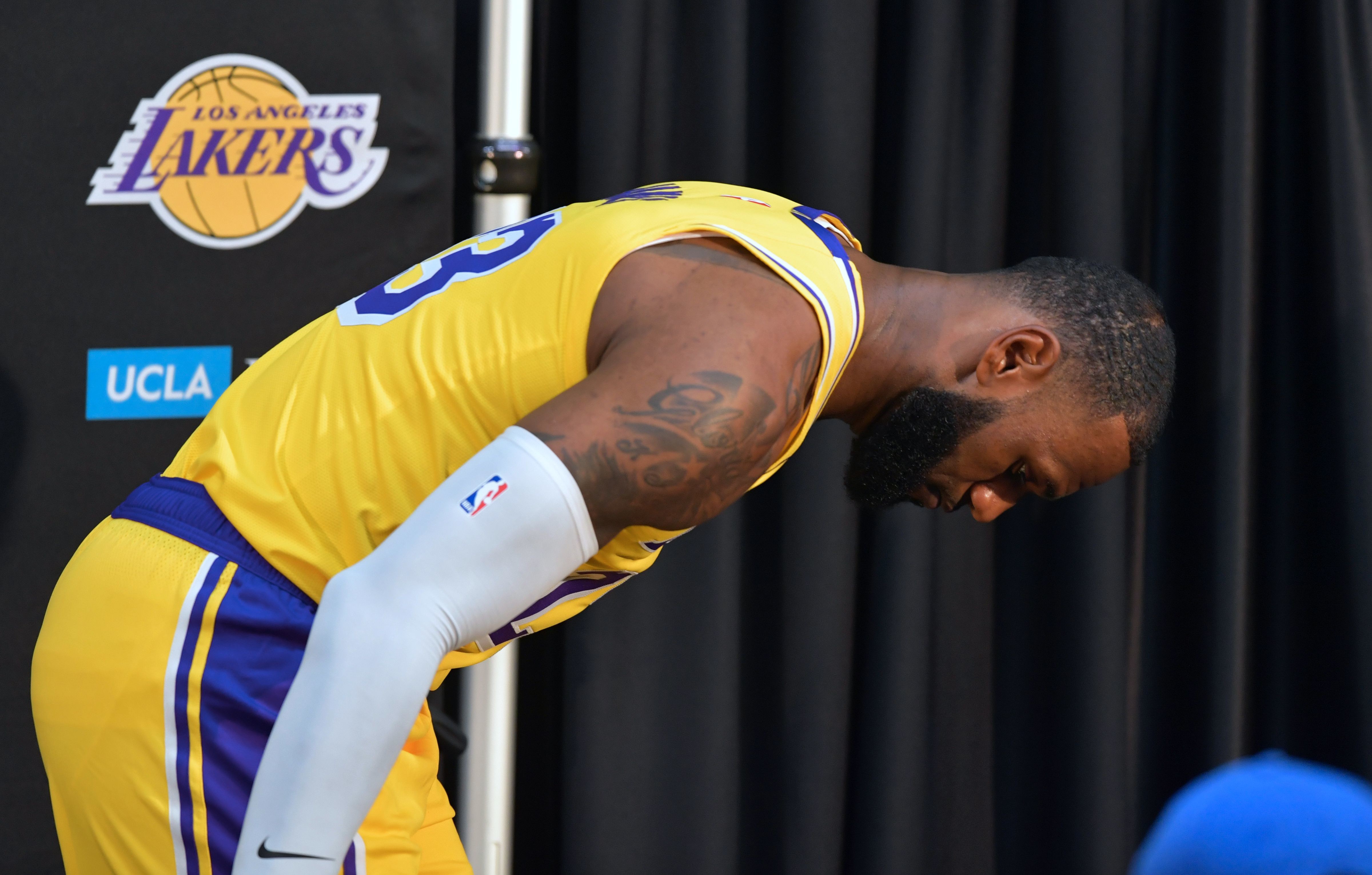 Nba: Lakers battono Golden State, infortunio per Lebron. Boston ok