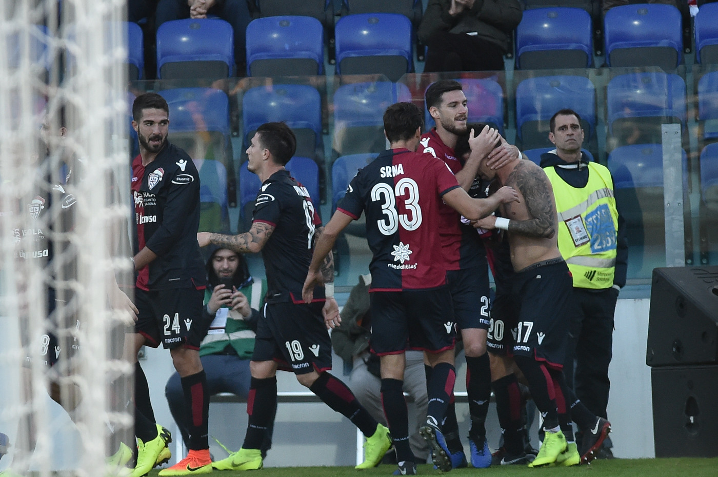 Serie A, Farias stende il Genoa: il Cagliari ritrova sorriso