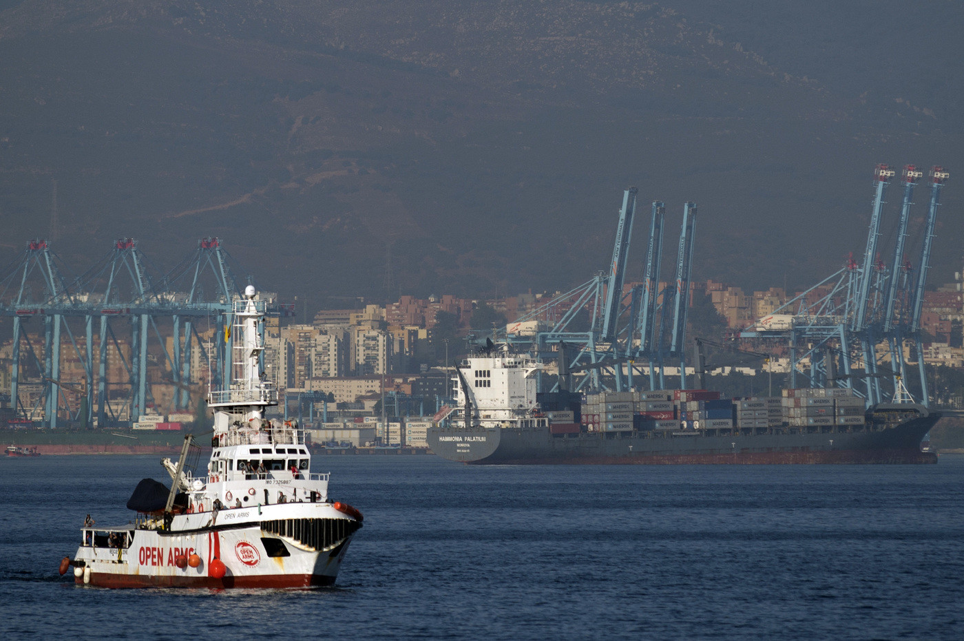 Migranti, è finita la traversata dei 311: la nave Ong arriva in Spagna