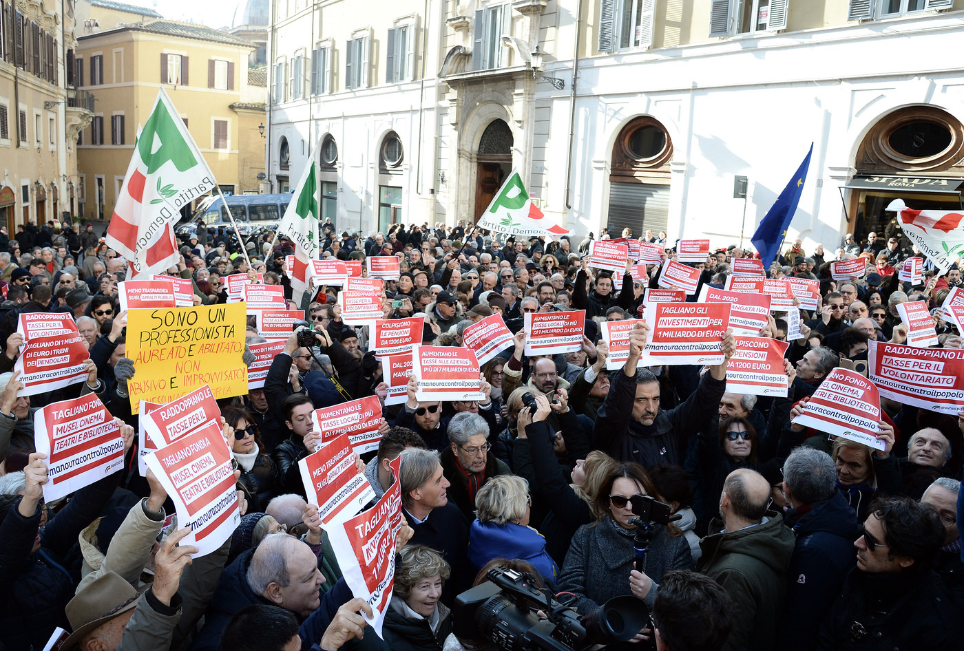 Manovra, dalla Camera ok alla fiducia con 327 sì, 228 no