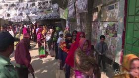 Elezioni in Bangladesh, code ai seggi