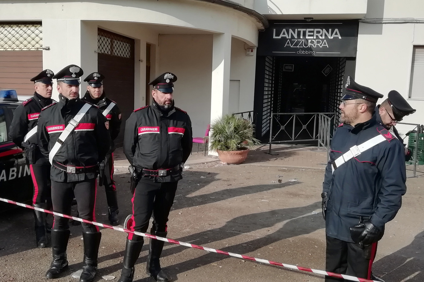 Pavia, cade dal balcone e muore una 12enne: non si esclude l’ipotesi del suicidio