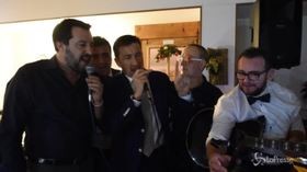 Da Vasco a De Gregori: il karaoke di Capodanno di Salvini e Fontana