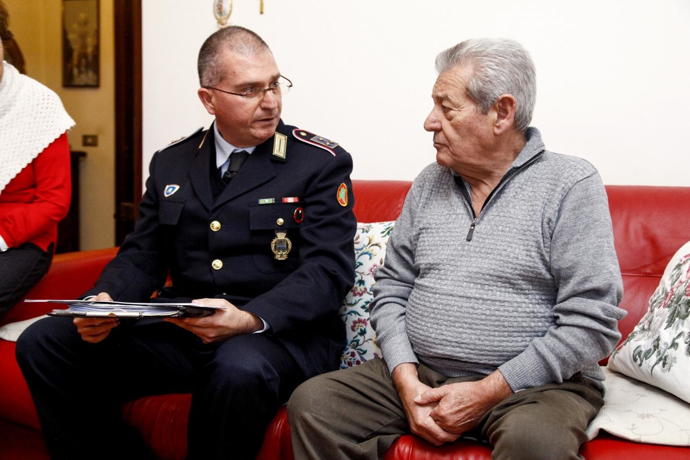 Vogliono truffarlo, ma il pensionato li beffa: raggiro fallito a La Spezia