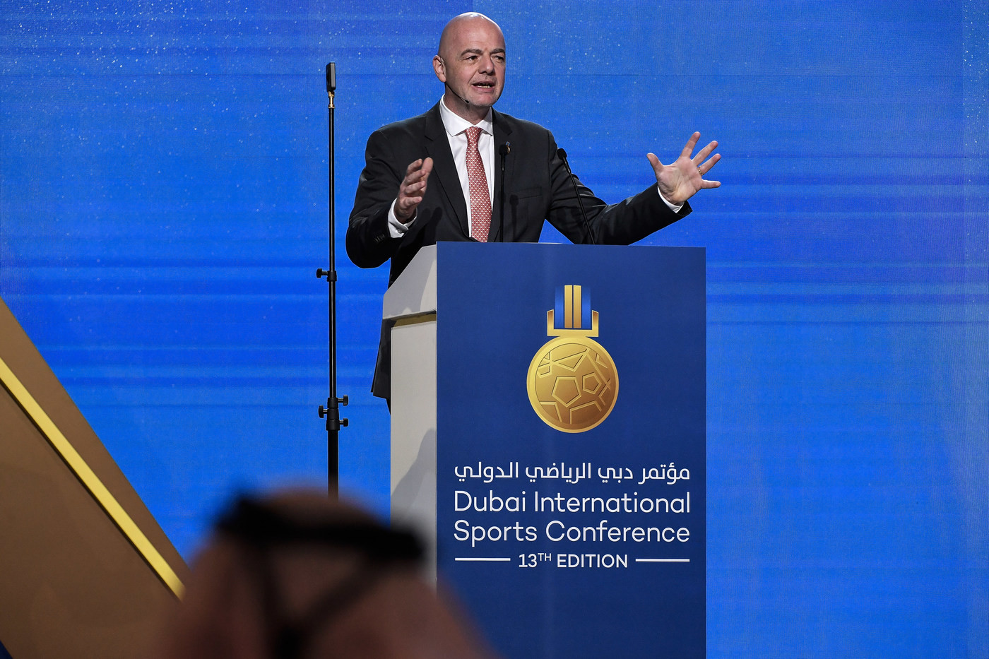 A Dubai, gli “stati generali” del calcio. Infantino: “Sul Var non si torna indietro”