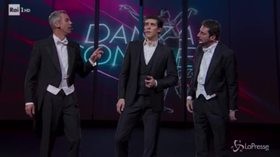 Roberto Bolle come Frankenstein, l’omaggio a Mel Brooks con Luca e Paolo