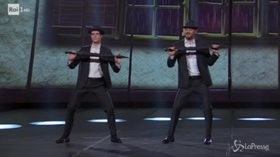 Bolle e Cremonini show: passo a due scatenato su Rai Uno