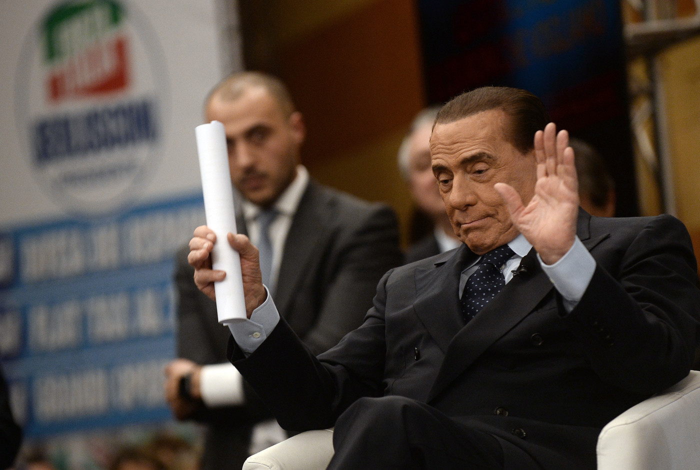 Fi, Berlusconi detta la linea: “Ignorare Salvini e avanti con l’operazione scoiattolo”