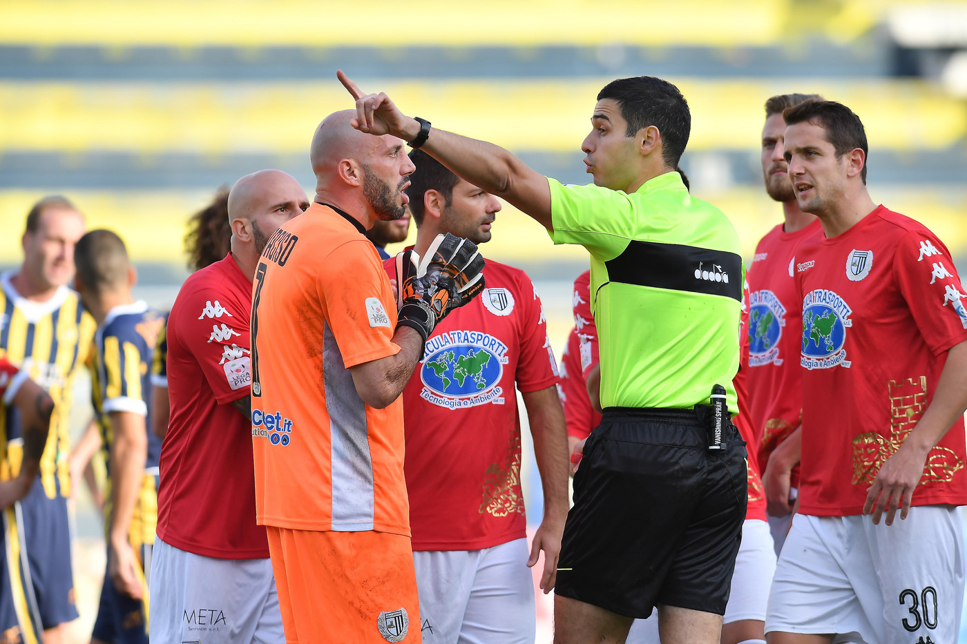 Picchiarono un giovane arbitro, un arresto a Roma