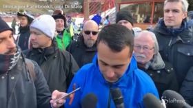 Sindaci contro dl sicurezza, Di Maio: “Non hanno autorità per aprire o chiudere porti”