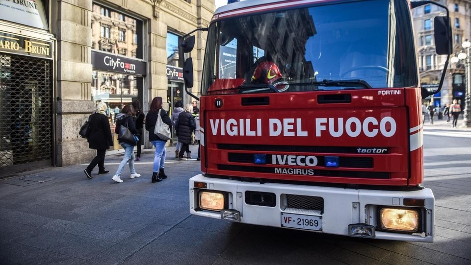 Verona, ultraleggero tocca fili media tensione e cade: morto il pilota