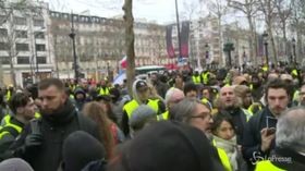 Gilet gialli a Parigi: turisti bloccati al Musée d’Orsay